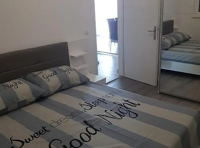 Apartment By The Sea Grebastica, - 16337